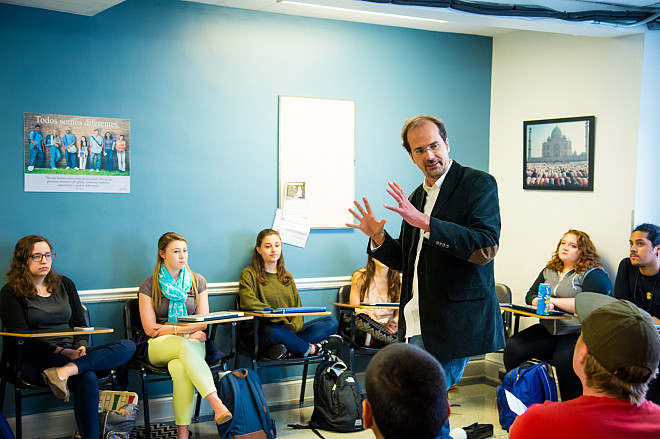 Dr. Andreas Hernandez during a lecture.