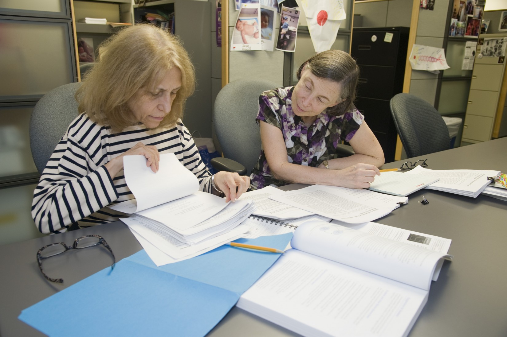 Professors Ann Jablon (CSD) and Linda Solomon (Psychology) work on an interdisciplinary research project