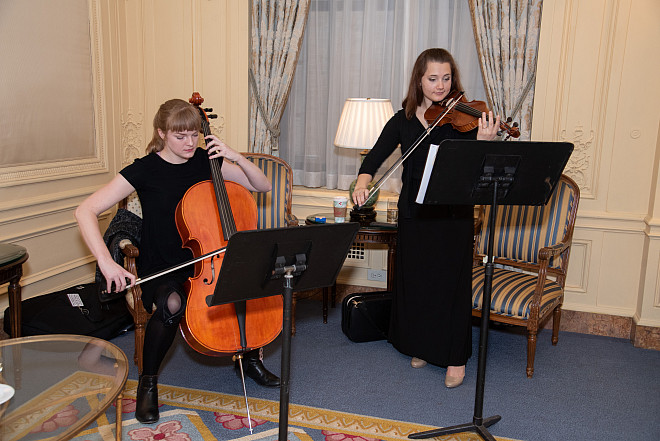 Students Kilraine Pinyard '19 and Ana King '20 performed during the reception