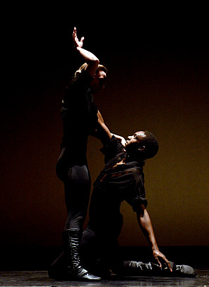 Choreography by Lar Lubovitch, Photo by Eduardo Patino
