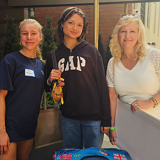 Happy Move-In Weekend new students and families! Our RAs and MMC staff are on it--you're in good hands!   Psst....tag us in your #moveind...